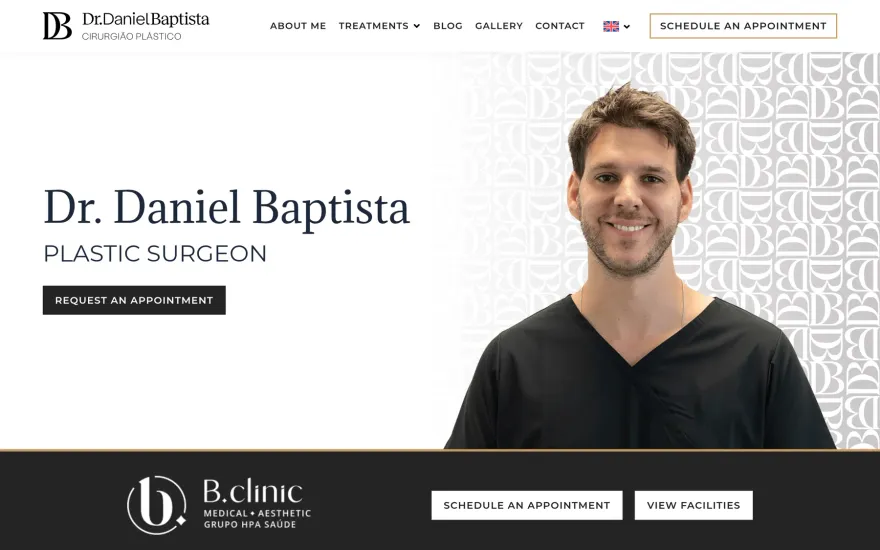 Website Dr. Daniel Baptista, no computador
